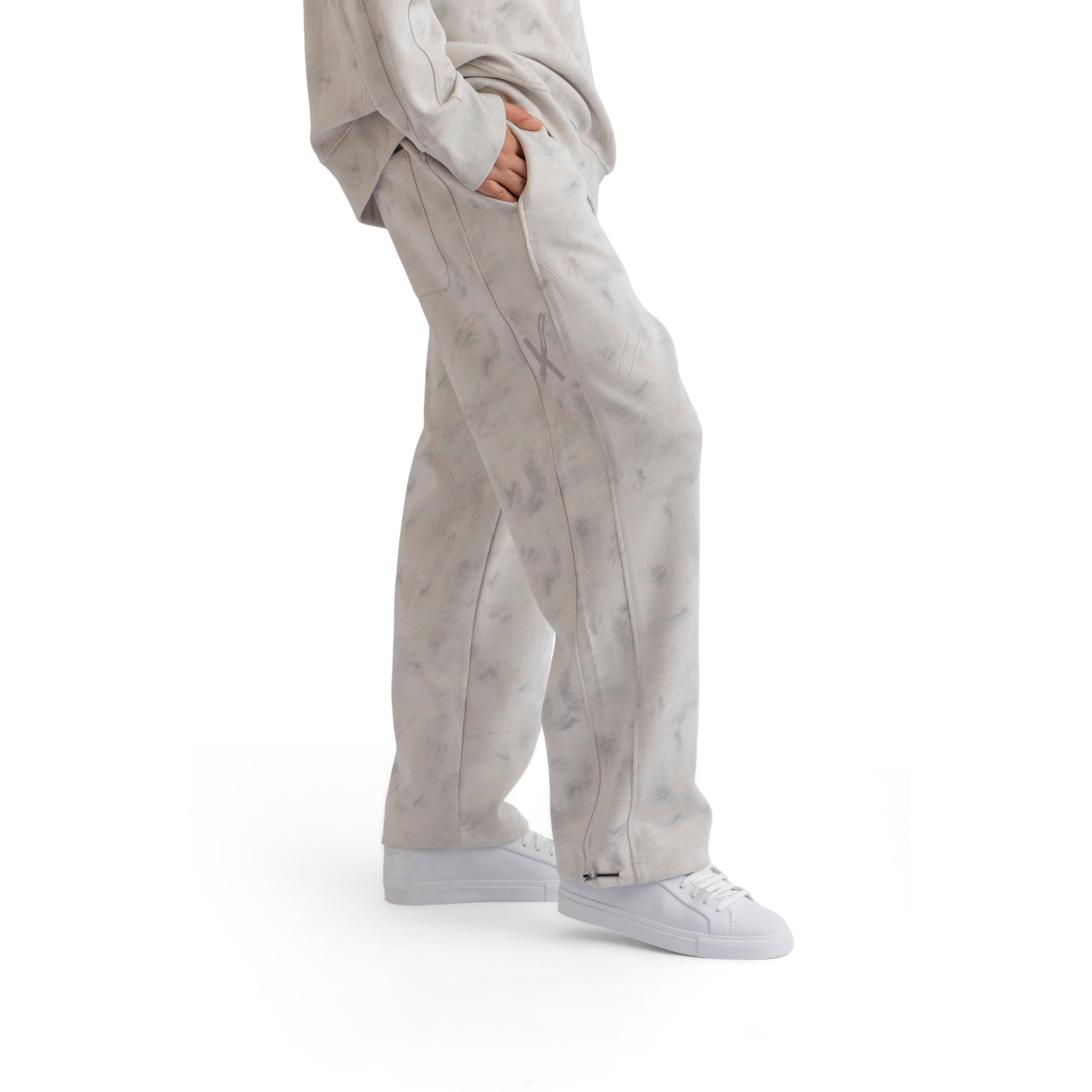 DISTRESSED SET (902)